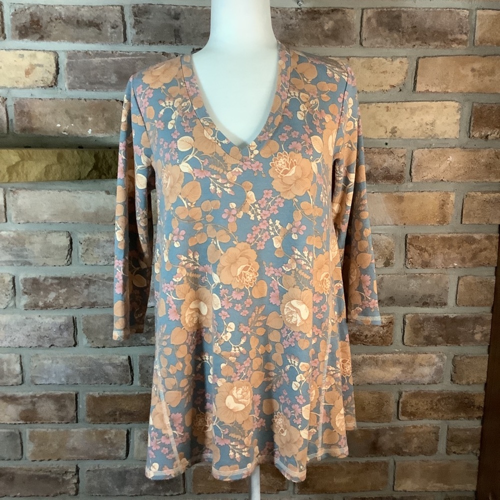 BOBEAU Floral V-Neck Swing Top 107